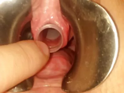 Vacker milf fick hennes fitta fingrad