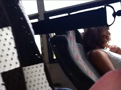Katie Kush glädjande äldre kille i vardagsrummet