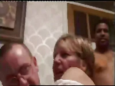 Busty Euro chick får sin kuk sugen knulla hål fylld
