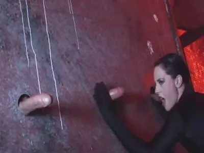 Janice Griffith och Demi Sutra delar en stor vacker manlig pinne i sängen