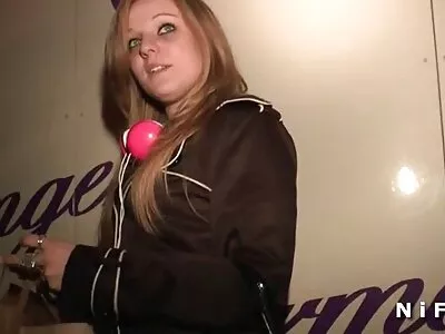 Mjölkhyad babe Bunny Colby blir fylld med het jizz
