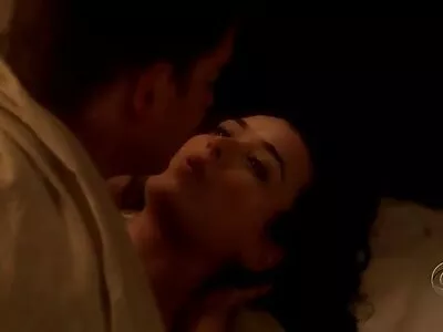 Kärleksparet Silvia Saige och Serene Siren har passionerat lesbiskt sex