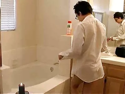 Asiatisk tjej gillar sex bakifrån