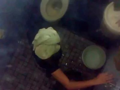 Samantha Bentley serverar stenhård kuk tills den exploderar